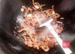 地耳炒肉丝的做法图解3