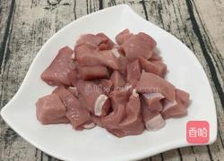 猴头菇鱼胶莲子炖瘦肉汤的做法图解4