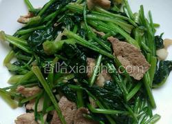 五花肉猪肝炒菠菜