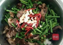 凉拌豇豆木耳的做法图解5