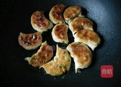 锅贴饺的做法图解15