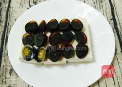 蒜蓉酱拌嫩豆腐皮蛋的做法图解6