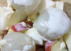 荔枝桃子酸奶沙拉