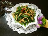 韭菜苔炒鸭肠的做法[图]