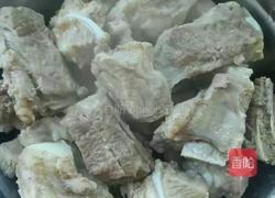 排骨菜花木耳的做法图解3