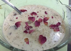 桃胶皂角米红薯燕窝羹