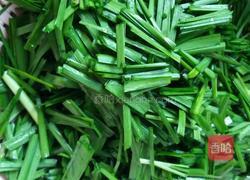 红椒炒韭菜的做法图解2