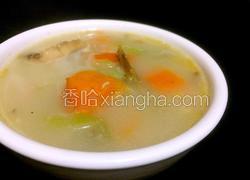 茅根胡萝卜水瓜鲩鱼头汤