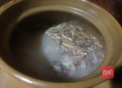 茅根胡萝卜水瓜鲩鱼头汤的做法图解7