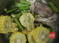 家常猪骨头汤的做法图解3