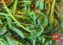 美味的菠菜皮芹菜饺子的做法图解3