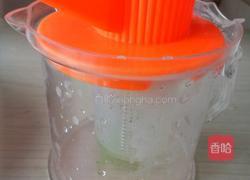 美味的菠菜皮芹菜饺子的做法图解6