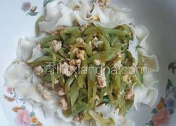 刀豆炒肉盖浇面