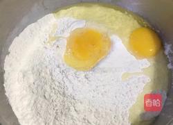 京酱肉丝配鸡蛋饼的做法图解1
