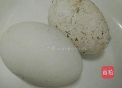 金雀花炒鹅蛋的做法图解2