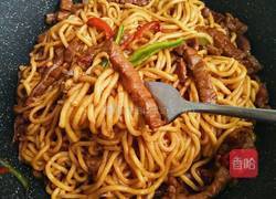 蒜香牛柳炒面的做法图解7