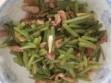 肉丝炒蕃薯藤的做法[图]