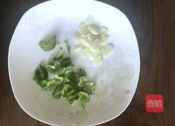 手撕包菜炒蛋定姐鸡蛋干的做法图解3