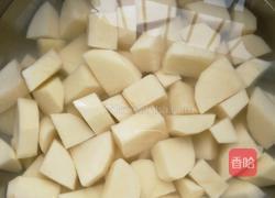 土豆炖牛肉的做法图解2