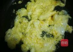 番茄鸡蛋金针菇饭的做法图解2