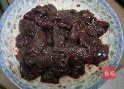 芹菜炒猪肝的做法图解1