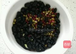 三豆汤的做法图解1