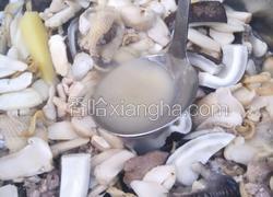 新鲜松茸鲍鱼边鸡汤
