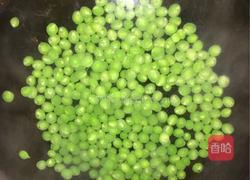玉米甜豆炒火腿炒的做法图解3
