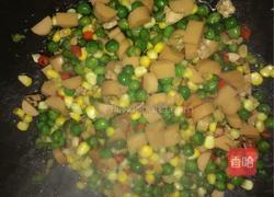 玉米甜豆炒火腿炒的做法图解10