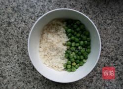 豌豆大米粥的做法图解2