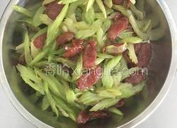 西芹炒腊肠