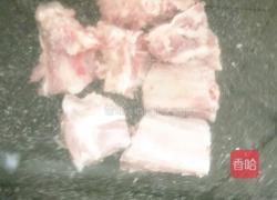 冬瓜薏米排骨汤的做法图解1