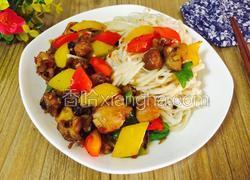 小炒鸡腿肉拌面