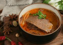 酸辣过瘾的酸牛肉 再热也不能错过的民间小吃