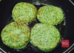 西兰花鸡蛋饼的做法图解10