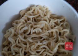 炒方便面的做法图解2