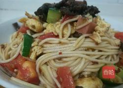 鸡蛋火腿炒面的做法图解6