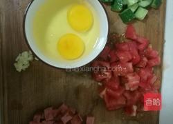 鸡蛋火腿炒面的做法图解3
