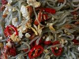 鸡蛋虾仁红椒粉丝面（中氏龙卷风面）的做法[图]