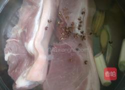 蒜泥白肉的做法图解1