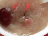 银耳红枣桂圆汤
