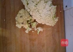 素炒菜花的做法图解1