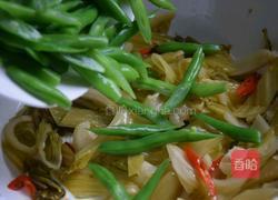 四季豆炒酸菜的做法图解7