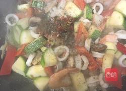 西葫口蘑甜椒海鲜一锅出的做法图解6