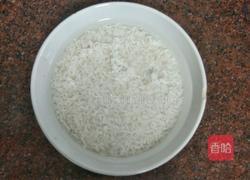 腊肠煲仔饭的做法图解2