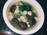 蘑菇蔬菜肉丸子汤的做法[图]