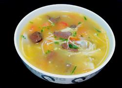 鸭血金针菇番茄汤
