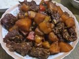 家常红烧土豆红萝卜纯排骨的做法[图]