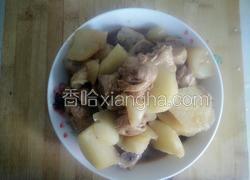 鸡腿炖土豆
