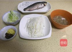 鲫鱼薏米白萝卜葱汤 的做法图解7